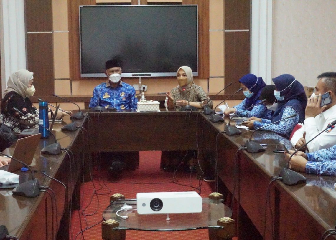 Keinginan Asobsi Hadirkan Lembaga Pengelolaan Sampah di Nagari Disambut Baik Gubernur