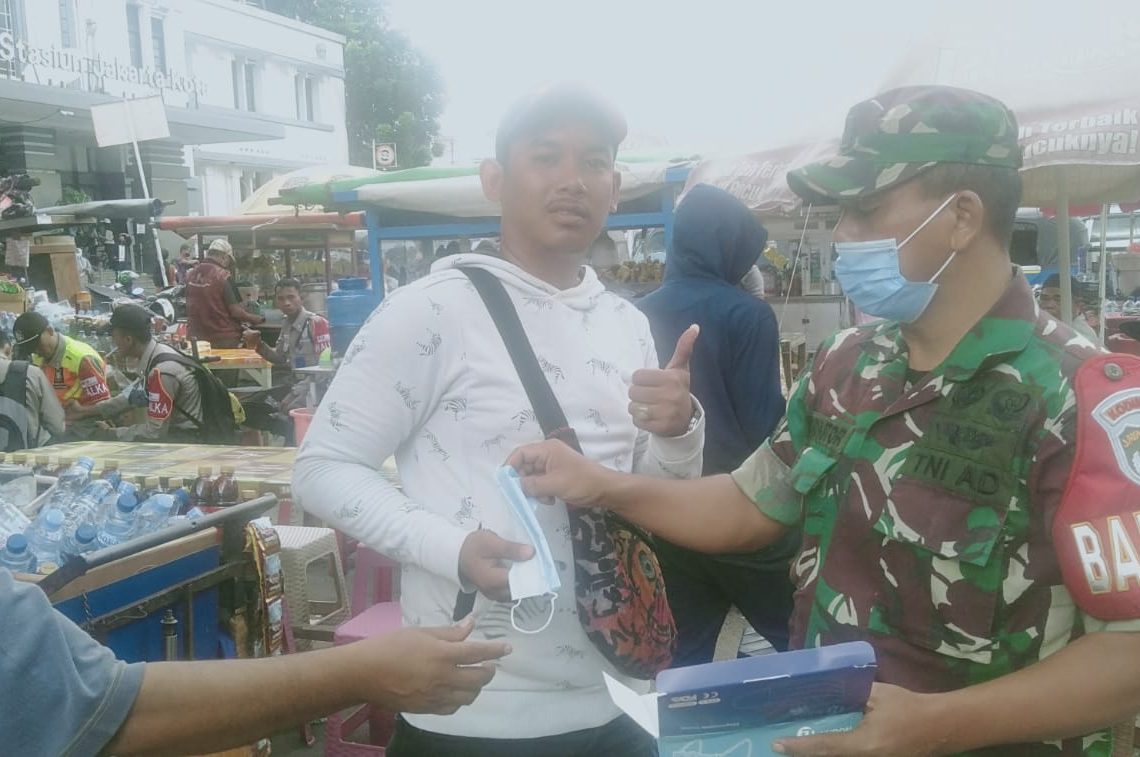 Pengguna Kereta Api Diwajibkan Memakai Masker Medis