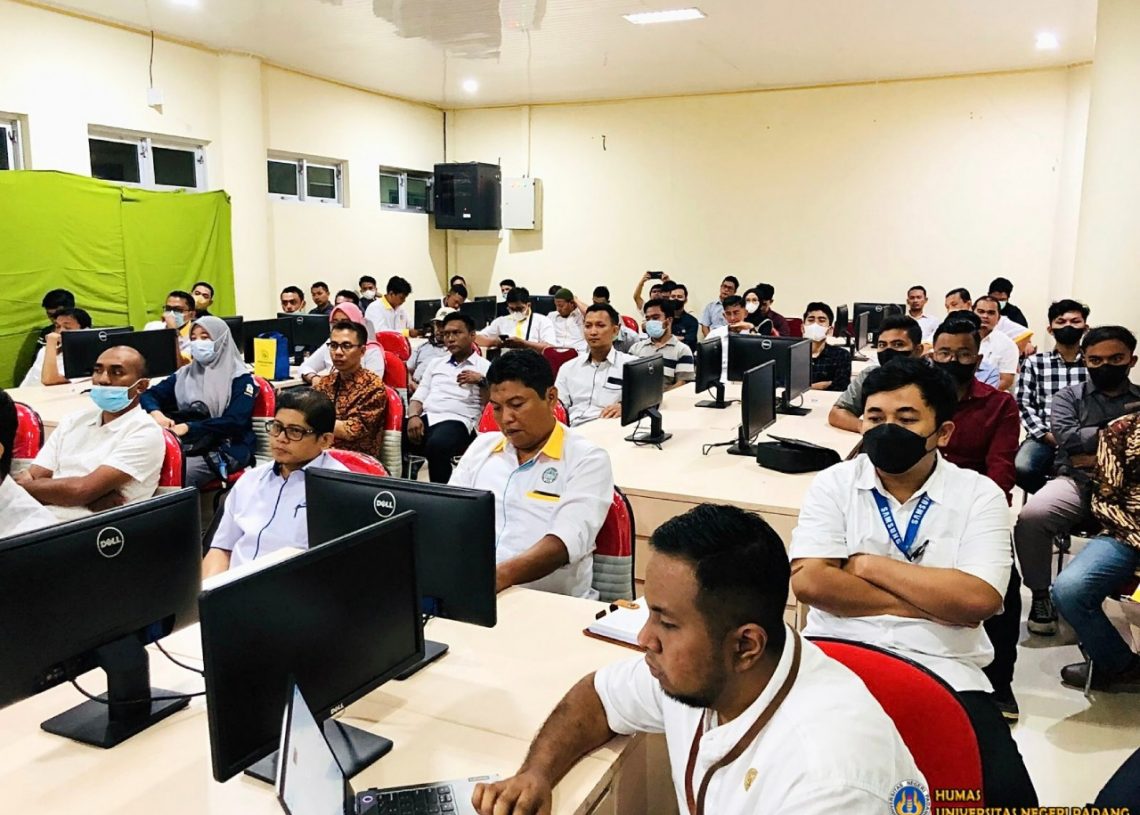 UTBK 2022 di UNP Libatkan 1.351 Orang Pengawas Ujian