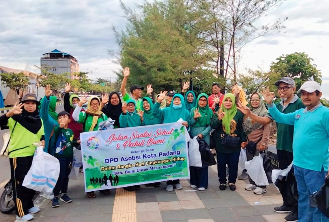 Di Hari Lingkungan Hidup Sedunia, Asobsi Kota Padang Gelar Jalan Sehat Peduli Bumi