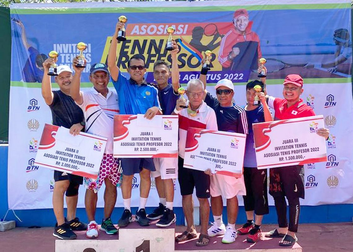 Rektor UNP Juara Asosiasi Tennis Profesor di UNESA