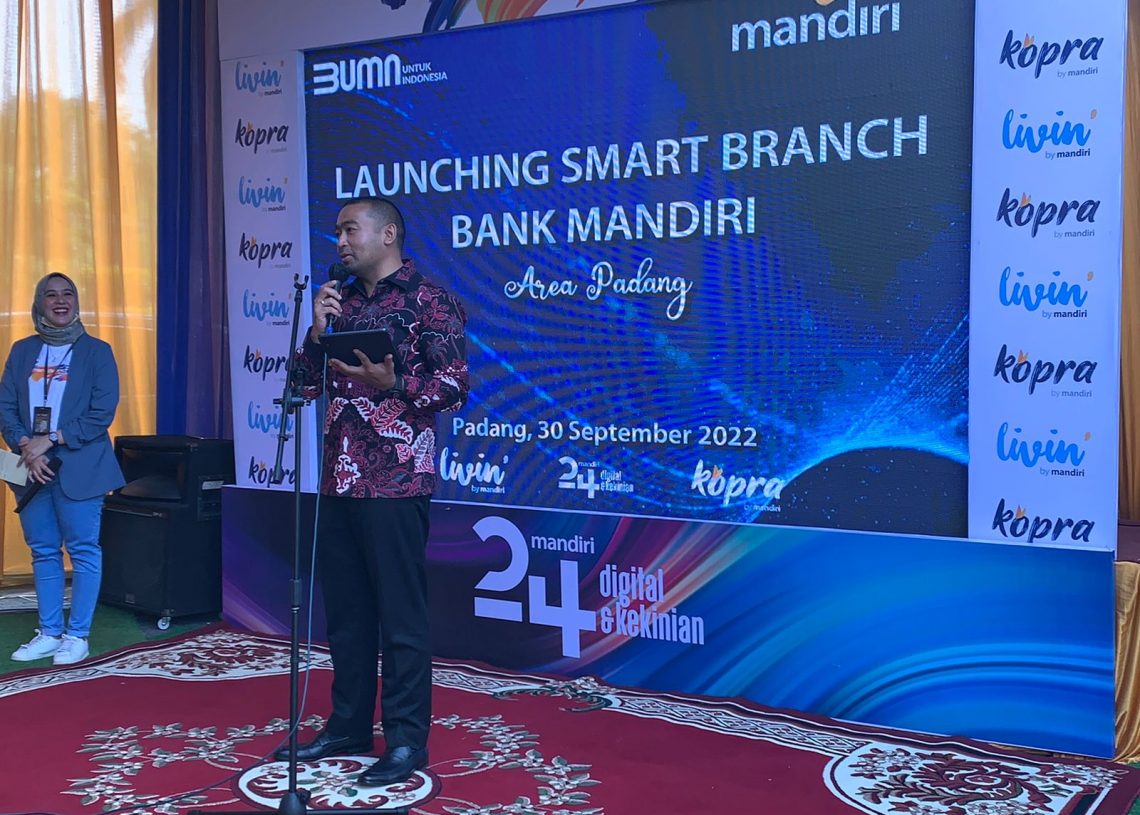 Percepatan Digitalisasi Ekonomi Sumbar, Wagub Audy Resmikan Launching Smart Branch Bank Mandiri