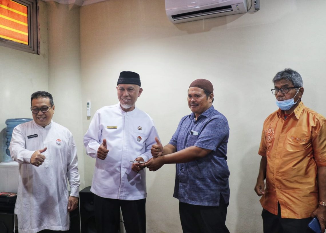 Tingkatkan Publikasi Pemprov Sumbar, Gubernur Resmikan Media Centre