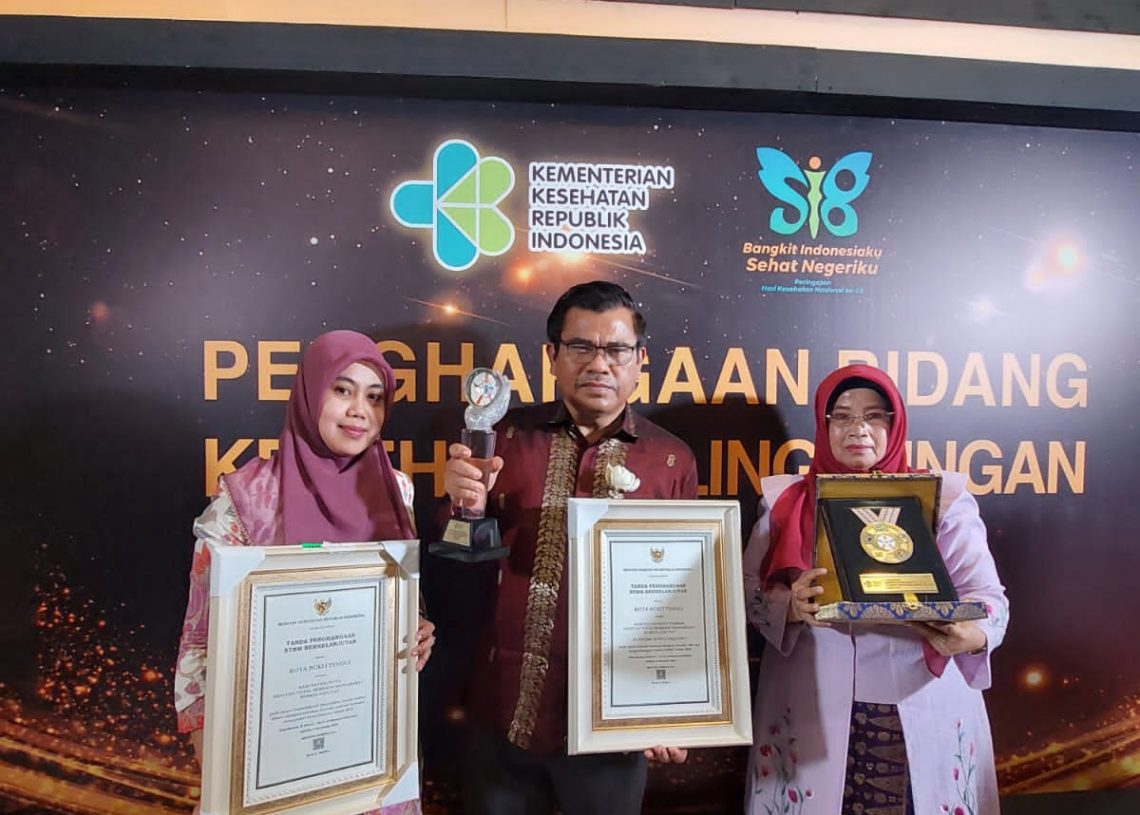 Bukittinggi Terima Penghargaan STBM dari Lima Kementerian