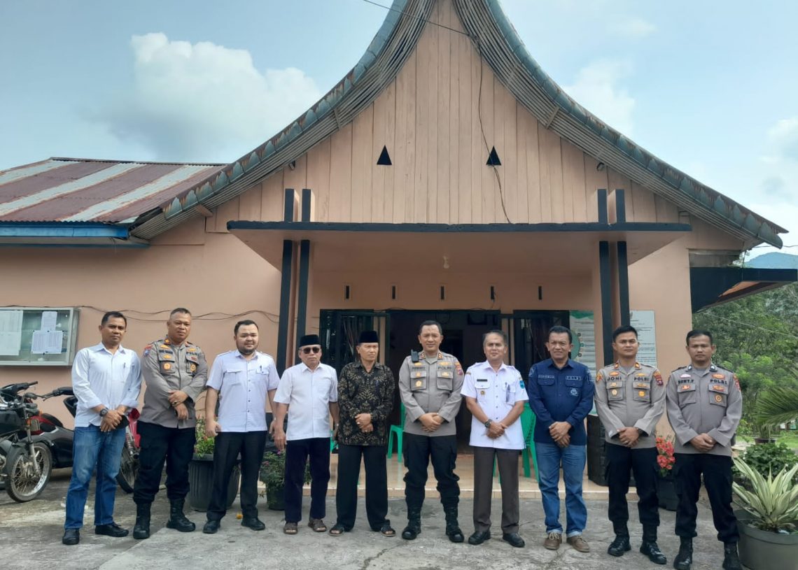 Melalui Program Jumat Curhat, Kapolres Purwanto Hari Subekti Tampung Aspirasi Masyarakat