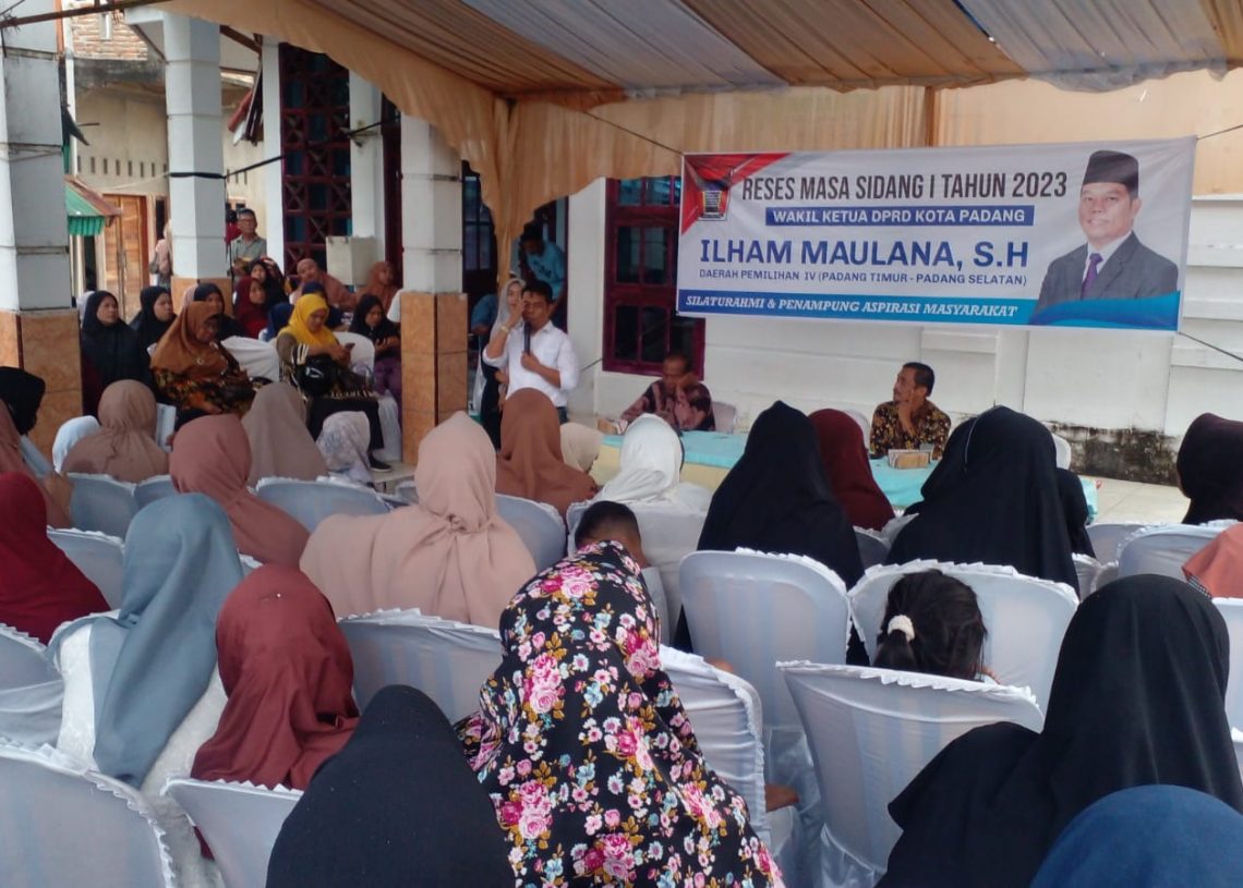 Ilham Maulana Salurkan Hibah dan Bansos untuk Masyarakat