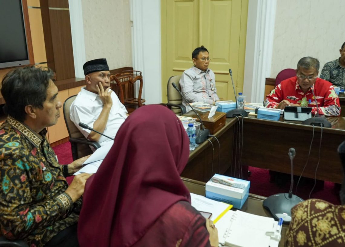 Gubernur Mahyeldi Dorong 6% Dana KUR Dialokasikan untuk Masyarakat Nagari Tertinggal