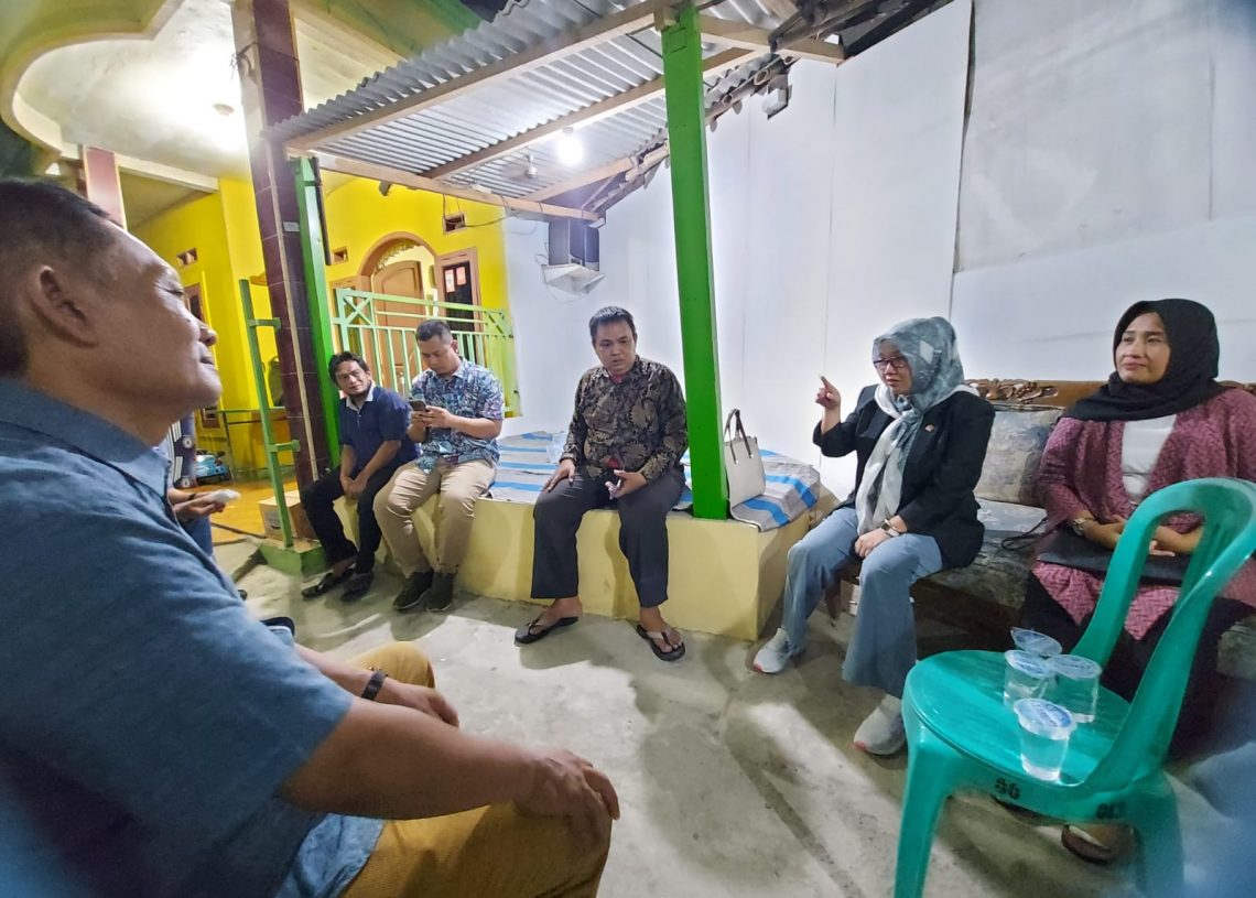 Respon Cepat Tanggapi Keluhan Masyarakat, Anggota DPR RI Dian Istiqomah Adakan Sosialisasi di RW 013 Tegal Alur