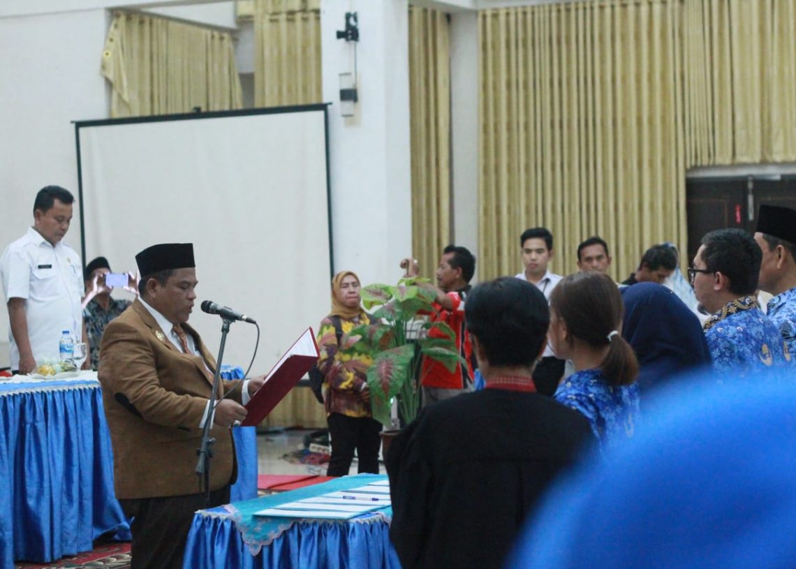 Perbaikan Pelayanan Pendidikan, Ratusan Kepala Sekolah Dilantik Suhatri Bur