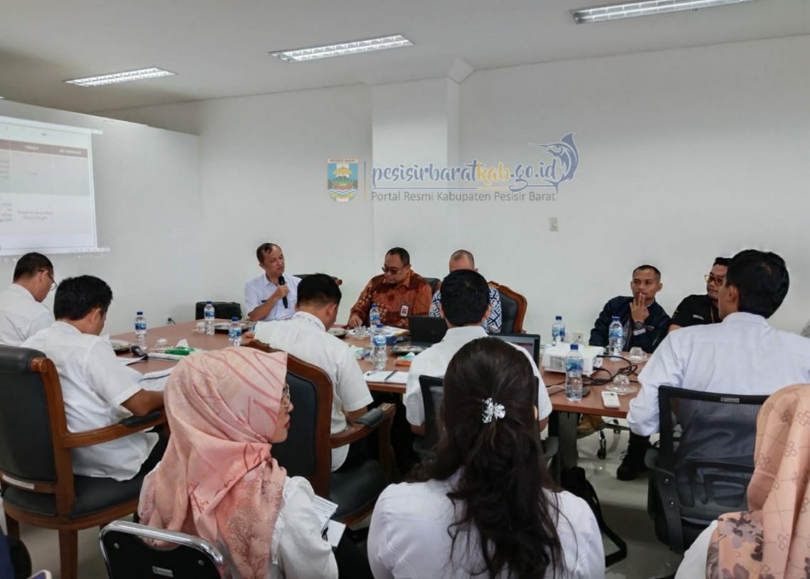 Pemkab Pesibar Adakan Rakor Asistensi TPKAD dengan OJK