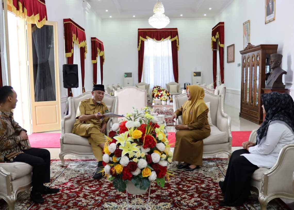 Hadapi Tahun Politik, Gubernur Mahyeldi Ajak KPID Tingkatkan Pengawasan