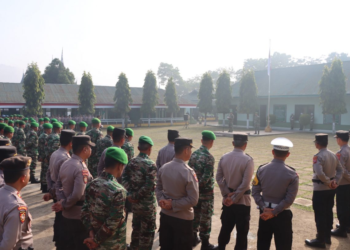 Danrem 032/Wirabraja Pimpin Apel Gabungan TNI-Polri di Kab. Tanah Datar