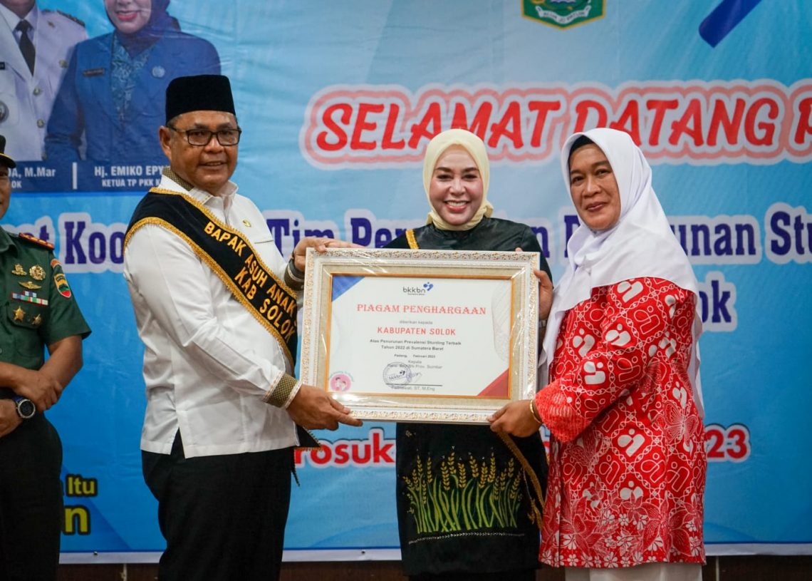 Dinilai Sukses Tangani Stunting, Bupati Epyardi Asda Terima Penghargaan dari BKKBN