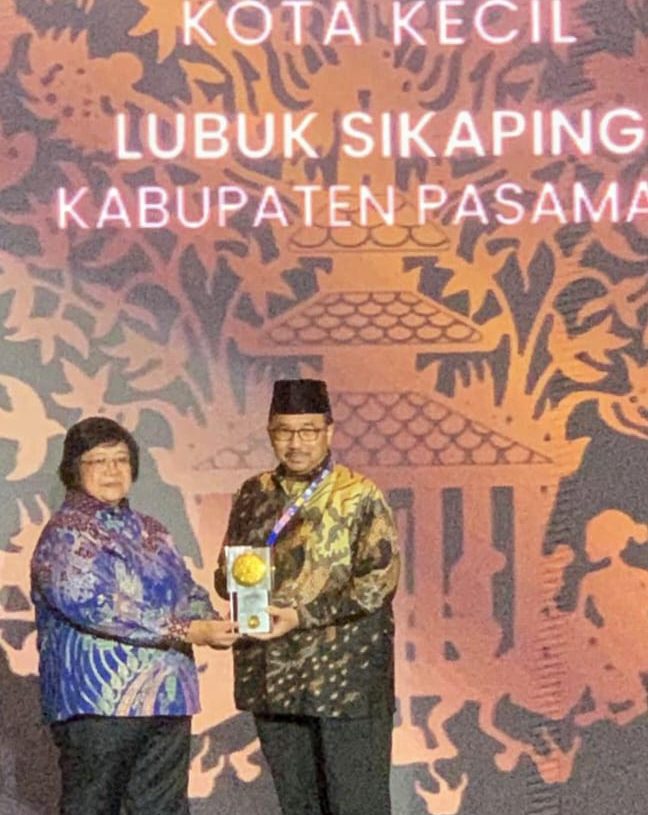 Di Tangan Bupati Benny Utama, Pasaman Kembali Boyong Piala Adipura Ketiga Kalinya