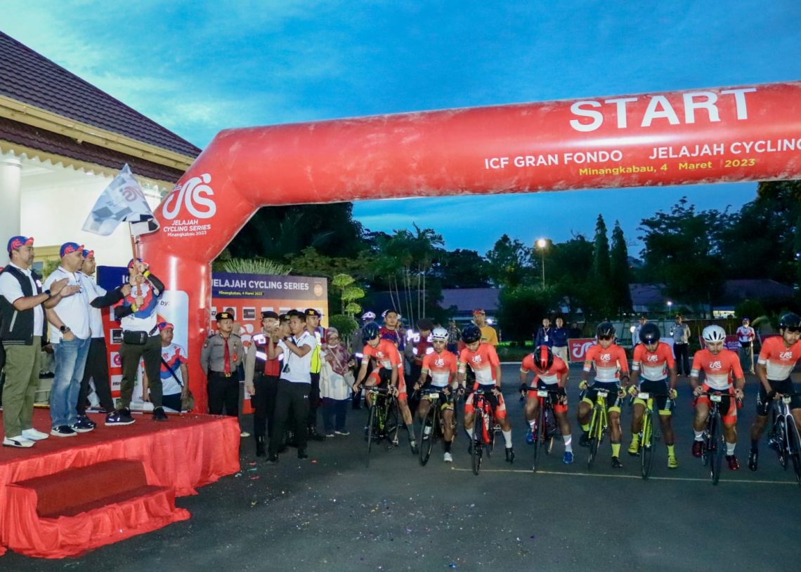 228 Pembalap Sepeda Jelajah Cycling Series Minangkabau 2023 Dilepas Wagub Sumbar