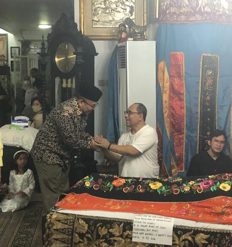 Bertolak ke Jakarta, Wagub Sumbar Beri Penghormatan Terakhir untuk Azwar Anas