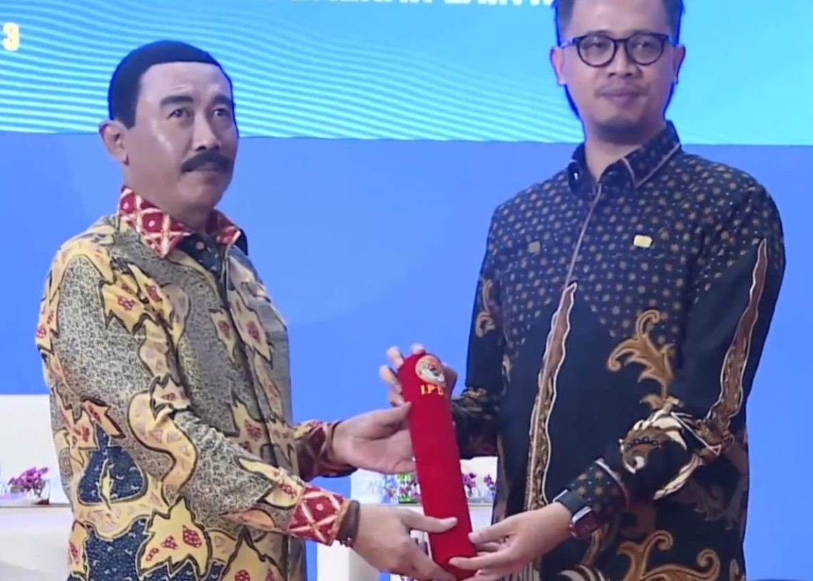 Didaulat Jadi Narsum Nasional IPDN, Erman Safar Dapat Penghargaan Kartika Pamong Praja Muda
