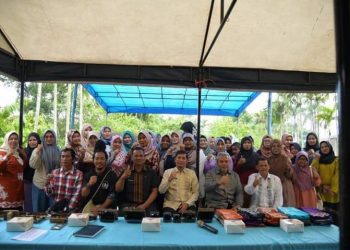 63 Orang Ibu-ibu Difasilisasi Pemko Sawahlunto Ikuti Pelatihan Produksi Batik