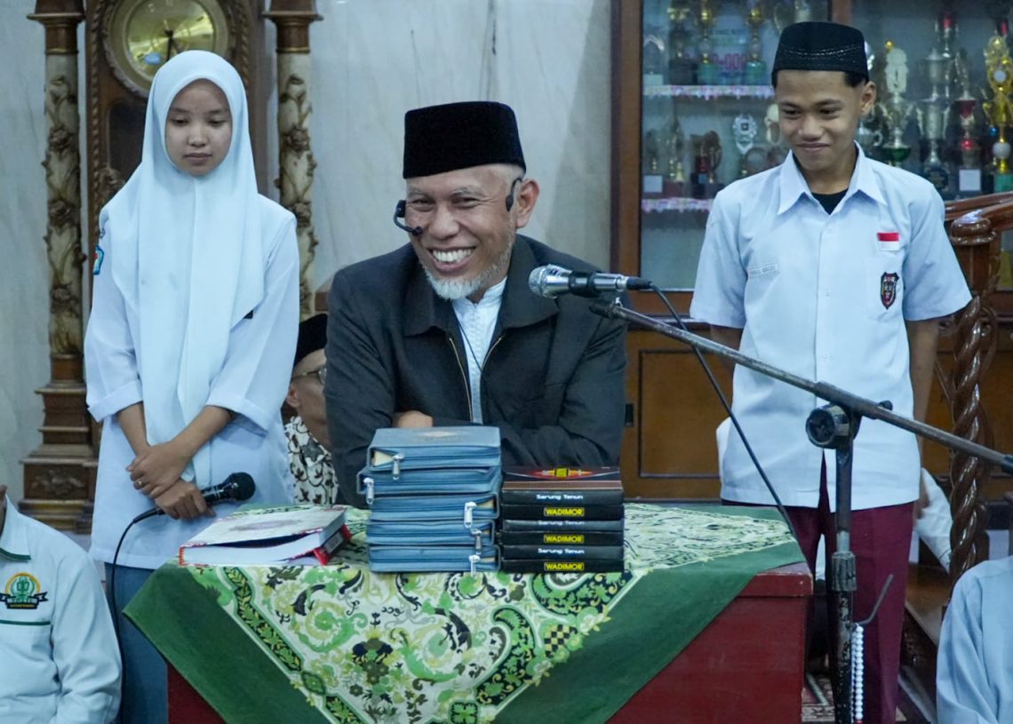 Gubernur Sumbar Buya Mahyeldi Sampaikan Tausiah di Pesantren Ramadhan