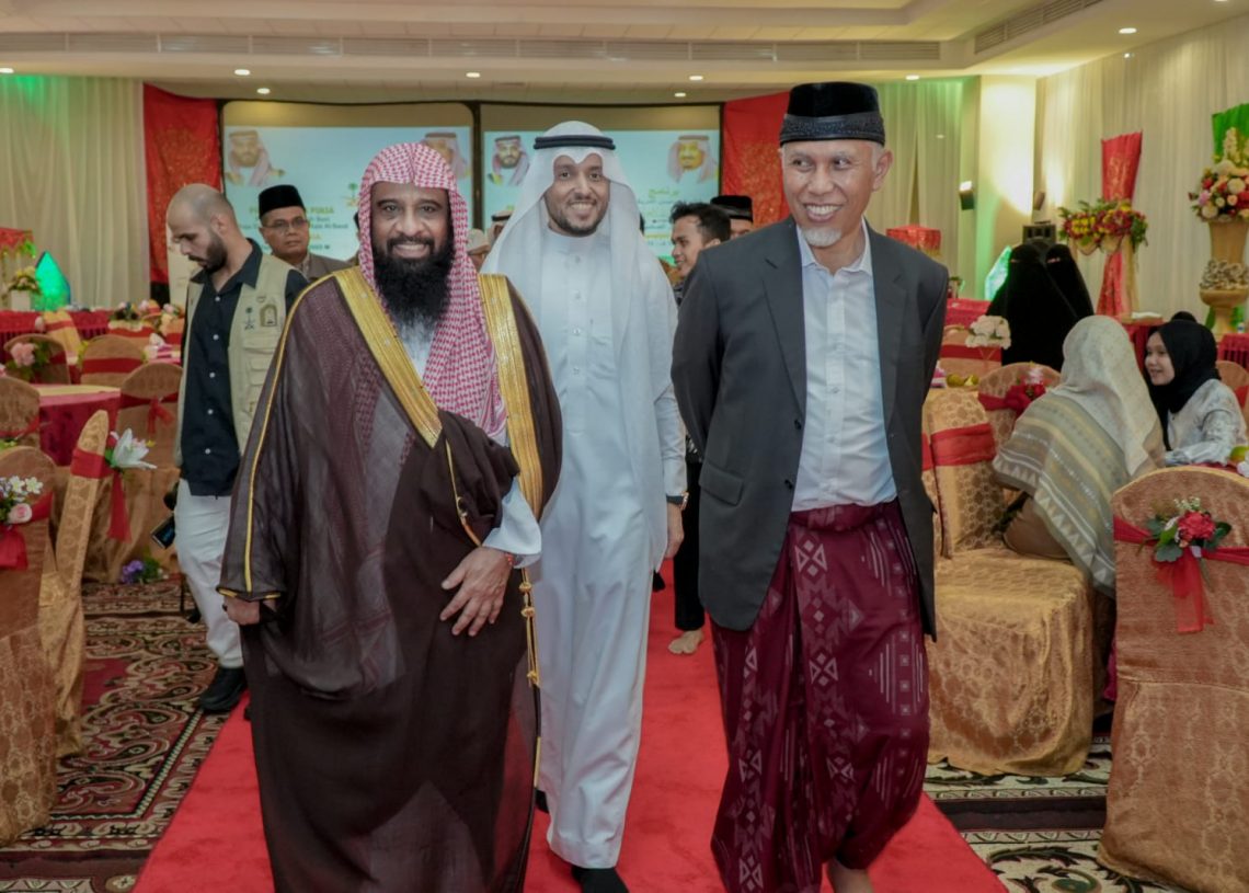 Ribuan Umat Islam Sumbar Buka Puasa Bersama Dubes dan Atase Agama Arab Saudi, 1.000 Alqur’an Dibagikan