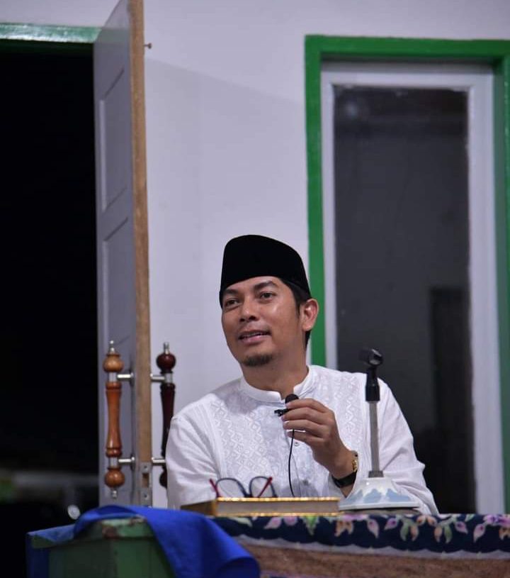 Usai Tarawihan di Sumpahan Desa Kubang Utara, Wako Deri Asta Silahturahmi Bersama Warga