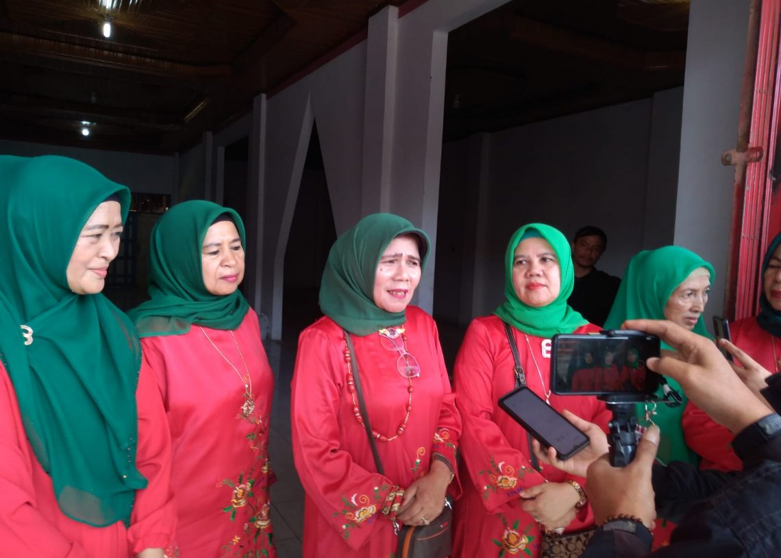 YPAM Bukittinggi, Gabungan Perempuan Tangguh dan Peduli Berbagai Sembako