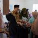 Ribuan Warga Kabupaten Solok Terima Zakat dari Bupati