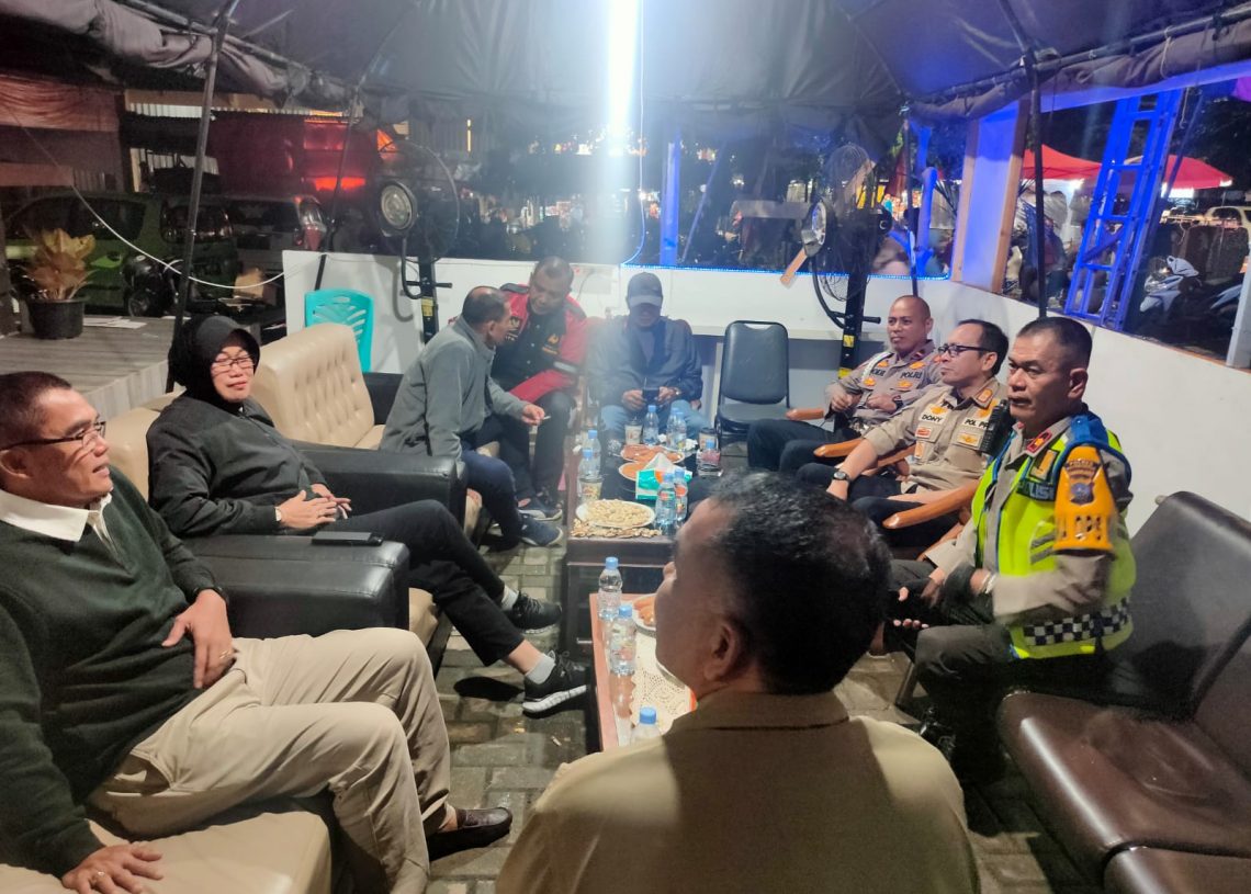 Pastikan Kondusif, Kapolres Payakumbuh Bersama Walikota Pantau Situasi Pos Pengamanan