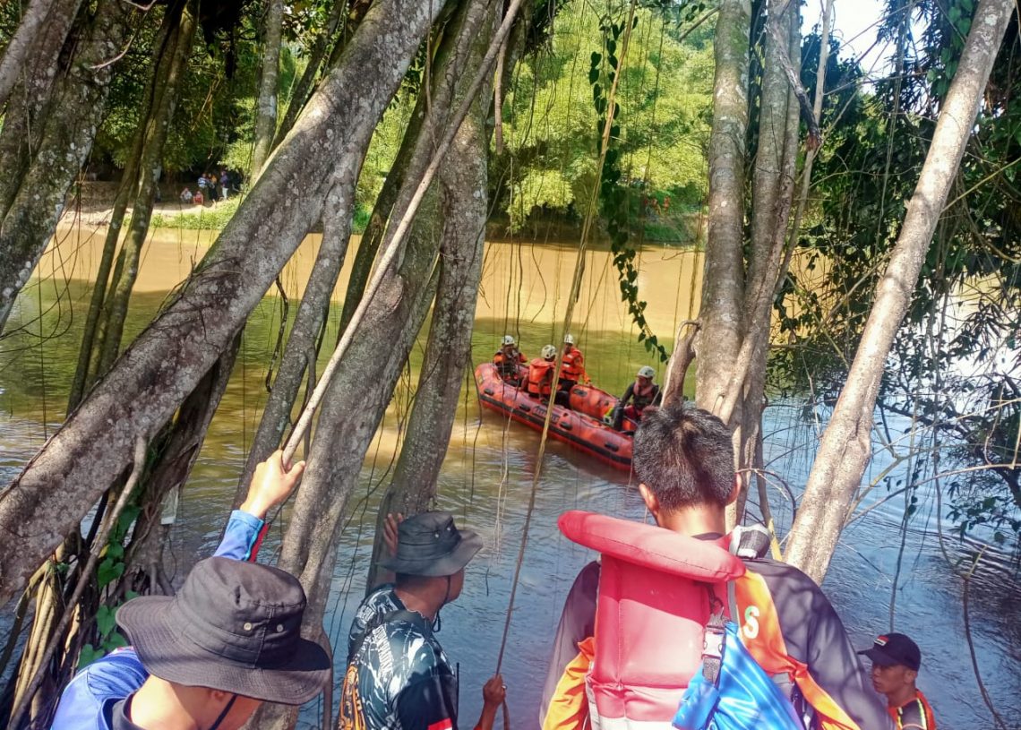 Seorang Warga Nagari Taram Hanyut di Aliran Sungai Batang Sinamar