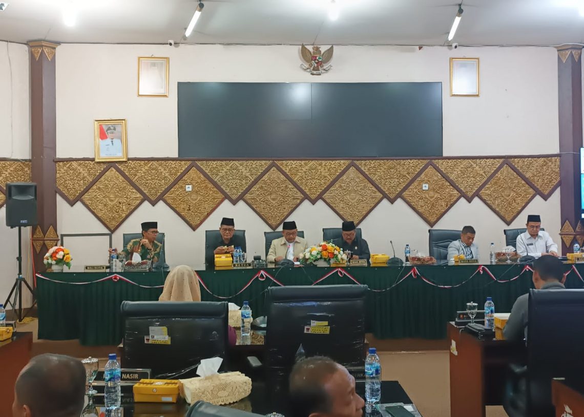 Paripurna DPRD Kota Padang Tutup Masa Sidang I dan Buka Masa Sidang II Selesai Dibahas