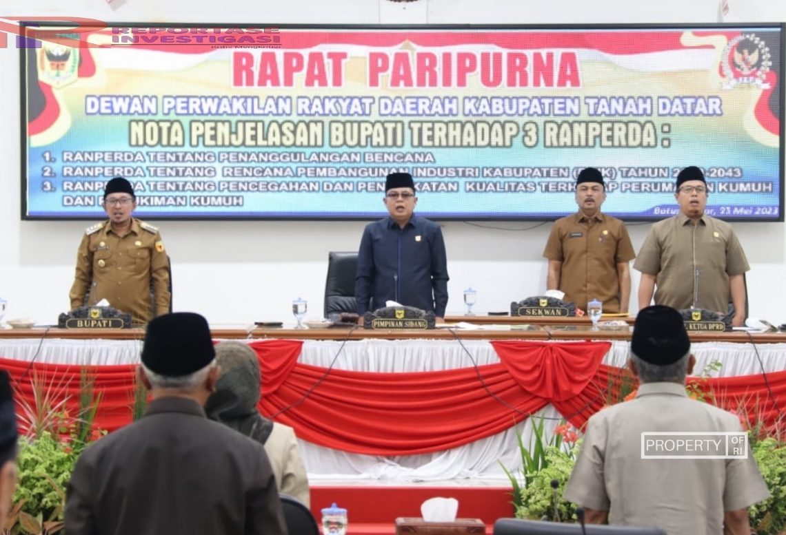 Paripurna DPRD Tanah Datar Digelar, Bupati Jelaskan Nota Tiga Ranperda