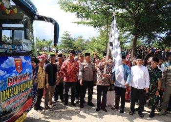 Keberangkatan 341 Jama’ah Calon Haji Asal Lambar Gelombang II Dilepas