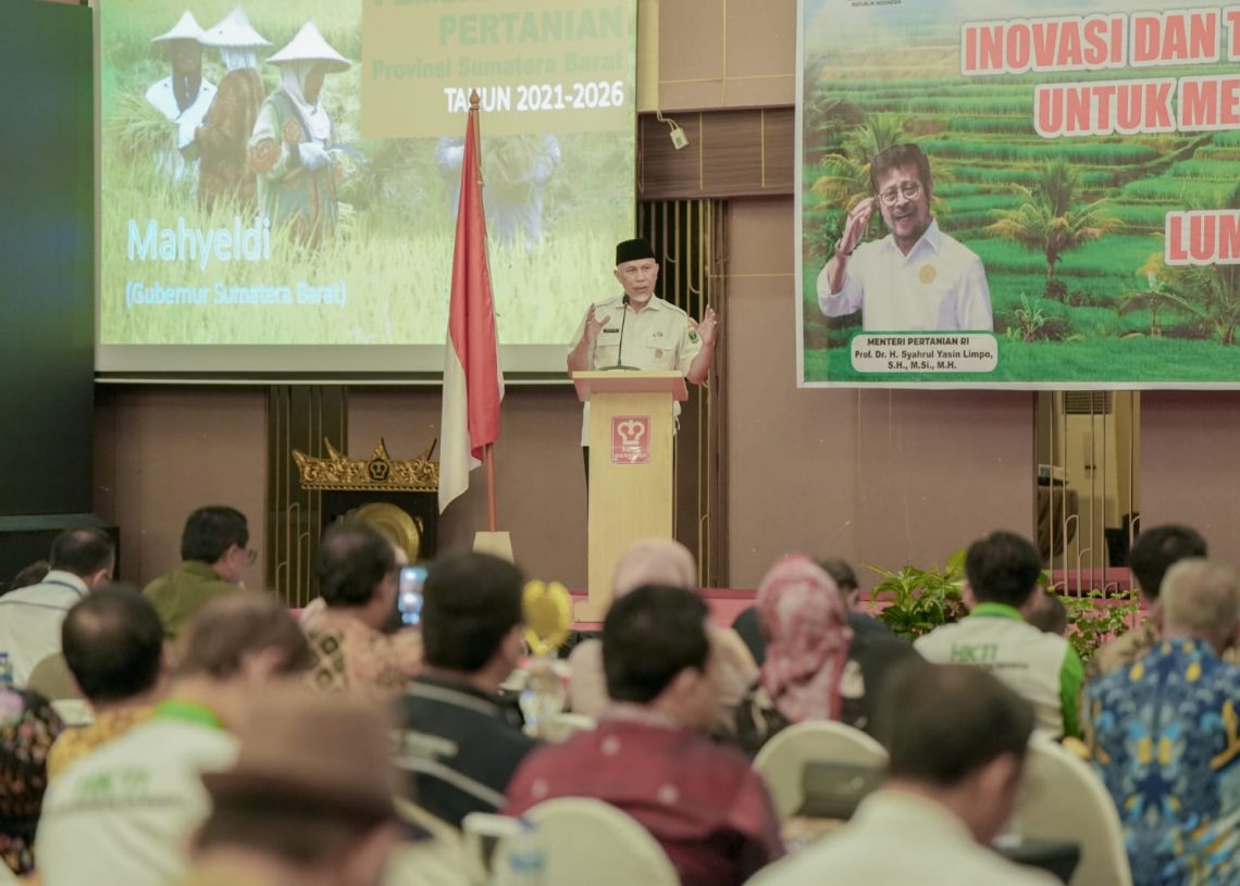 Mahyeldi Sebut Momentum Penas Tani Bisa untuk Berbagi Pengetahuan