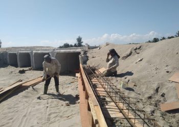 Pekerjaannya Bermasalah, Kontraktor Proyek Seawall Pantai Sasak Malah Ancam Wartawan