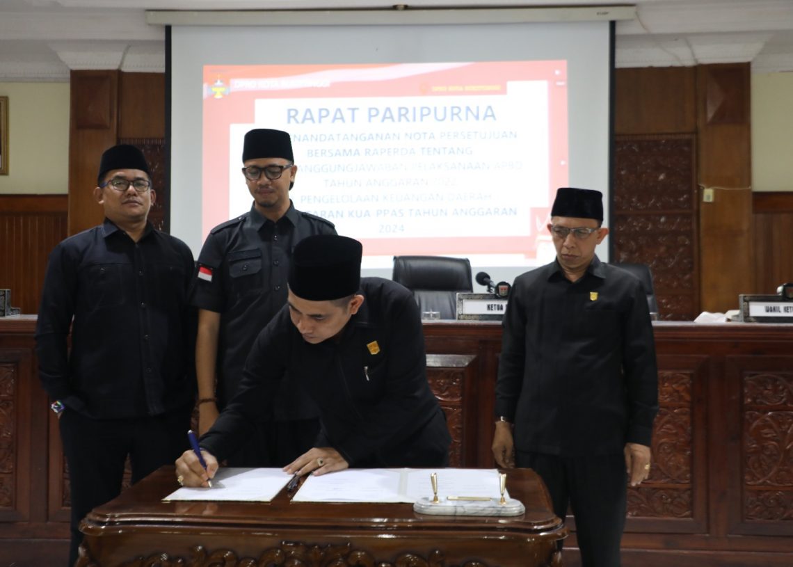 Wako Bukittinggi Erman Safar Sampaikan Nota Pengantar KUA PPAS Tahun 2024