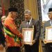 Puncak Peringatan Hari Koperasi Nasional ke-77, Wako Zul Elfian Dianugerahi sebagai Tokoh Penggerak Koperasi