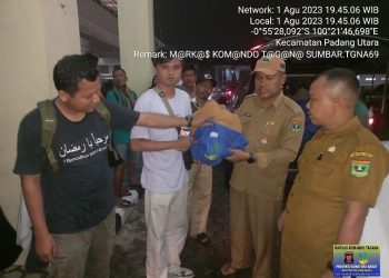 Pemprov Sumbar Distribusikan Bantuan dan Dirikan Dapur Umum di Masjid Raya Sumbar