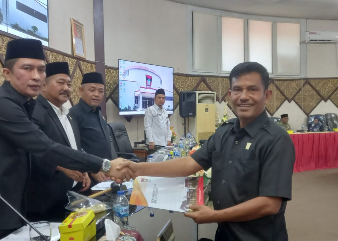 Gelar Paripurna, Penyampaian Pendapat Akhir Fraksi-fraksi DPRD Kota Padang Tentang KUA-PPAS APBD TA 2024 Berikan Beberapa Catatan