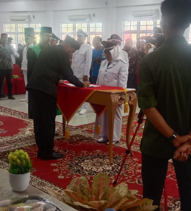 Nelly Effita, dari Guru Menjadi Kepala Desa Silungkang Tigo