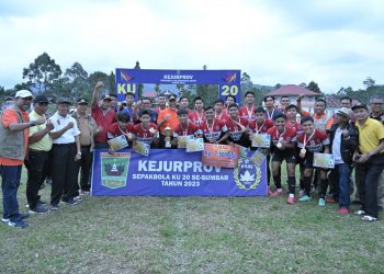 Gubernur Mahyeldi Tutup Secara Resmi Kejurprov Sepakbola U-20 Se-Sumbar Tahun 2023