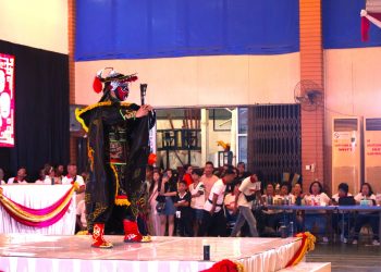 Dibuka Audy Joinaldy, 16 Etnis Meriahkan Festival Multikultural di Padang