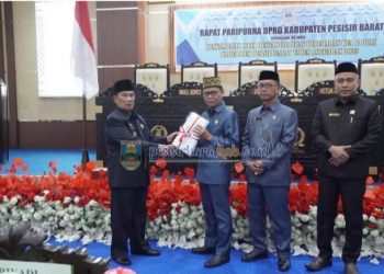 DPRD Pesisir Barat Gelar Paripurna Penyampaian Nota Pengantar Draf Perubahan KUA-PPAS TA 2023