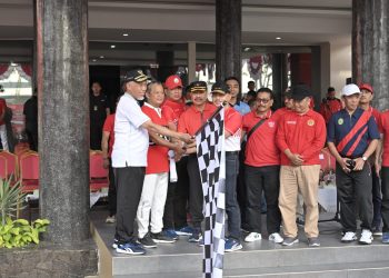 Wujudkan Kebersamaan dalam HUT RI ke-78, Ratusan ASN Pemprov Sumbar Jadi Peserta Jalan Sehat