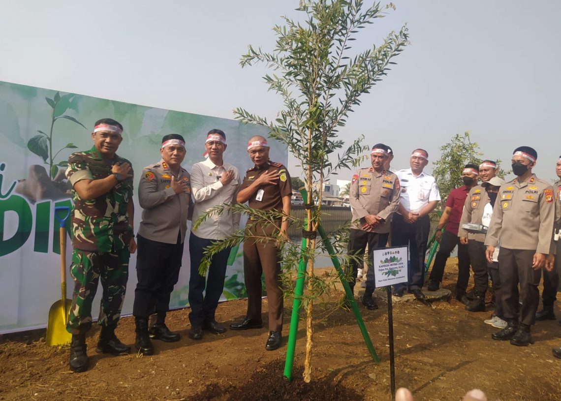 Polda Metro Jaya : Penghijauan Sejak Dini Penanaman 100.000 Pohon untuk Berjuta Kehidupan Cegah Bencana