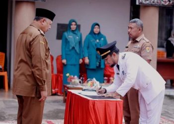 Hendrik Dilantik, Gantikan Feri Agriari sebagai Camat Tanjung Harapan