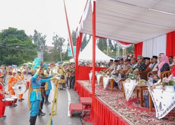 Pawai Alegoris Perayaan HUT RI ke 78 di Kab. Solok Berjalan Meriah Dalam Guyuran Hujan