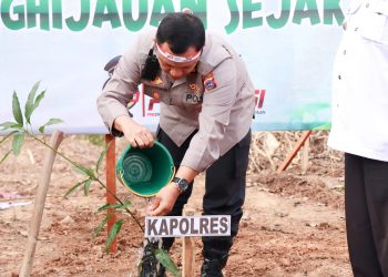 Polres Sawahlunto Tanam 1000 Bibit Pohon, Lestarikan Negeri Penghijauan Sejak Dini