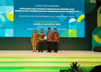 Dinilai Cepat Tanggap, Mahyeldi Satu-satunya Gubernur yang Terima Langsung Kepmenkes saat Launching ILP
