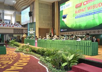 Hadiri Wisuda Perdana, Gubernur Mahyeldi Yakin Lulusan UNU Sumbar Kompeten