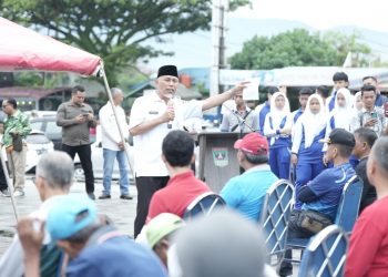 Gubernur Ajak Nelayan Berkompetisi Kumpulkan Sampah di Pantai Padang, Hadiahnya Umrah